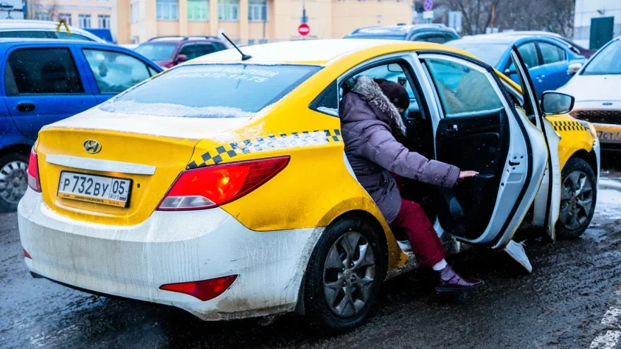 В России могут ограничить наценки на такси в непогоду