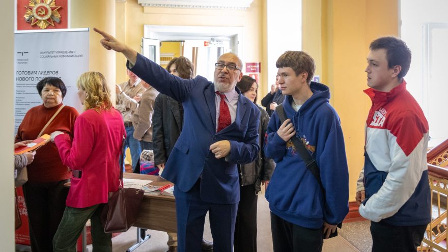 абитуриентов