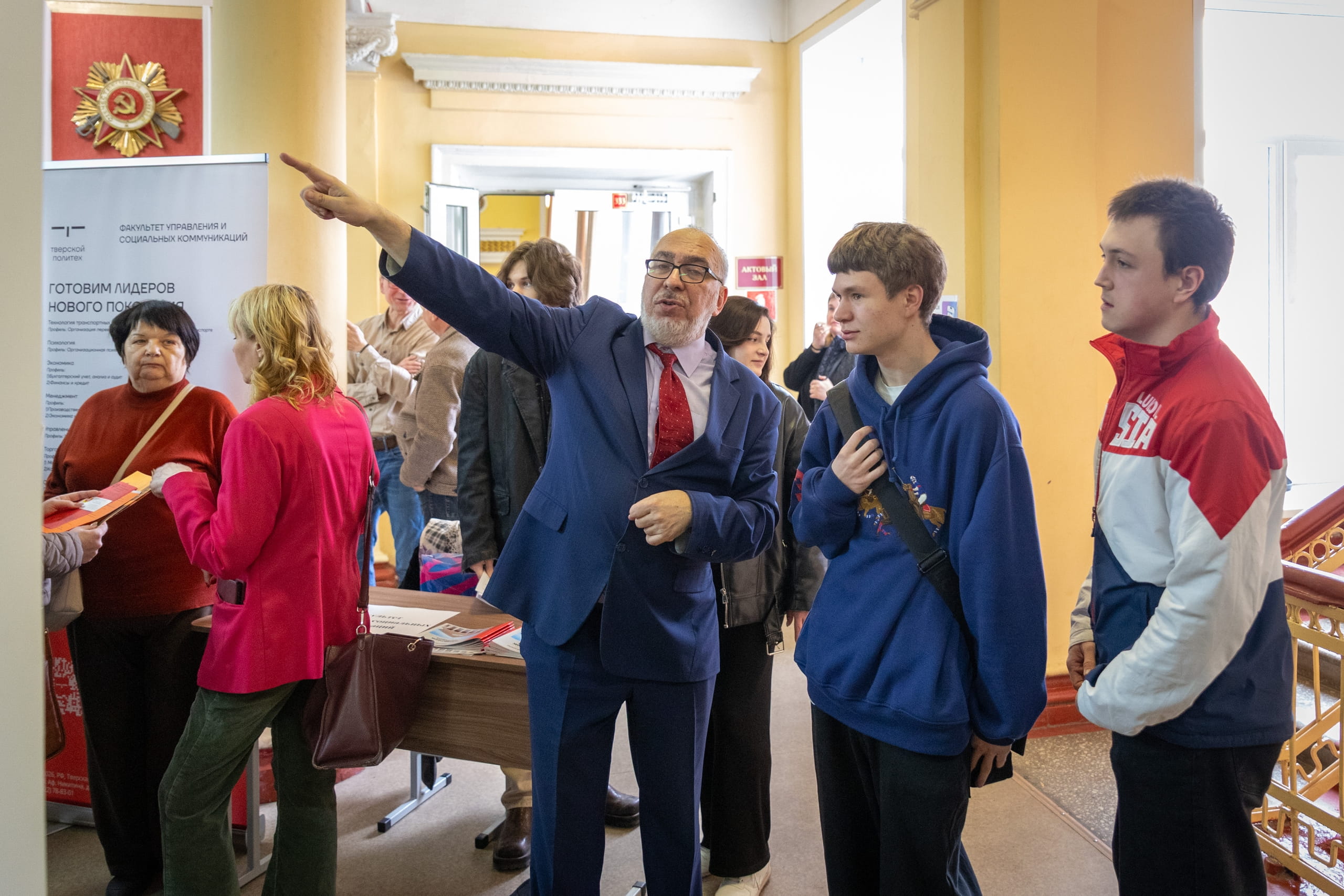 абитуриентов