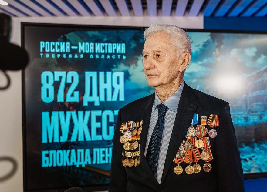 Виталий Королев поздравил с 86-летием Аркадия Скачкова