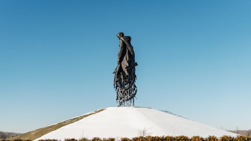 Виталий Королев поздравил жителей Ржевского округа с годовщиной освобождения территории