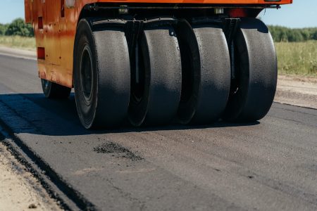 Строительство и ремонт дорог в Тверской области выйдут на новый уровень дорог