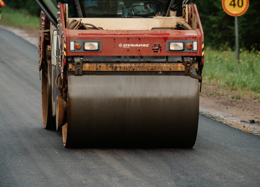 В Тверской области дополнительно отремонтируют больше 30 километров сельских дорог