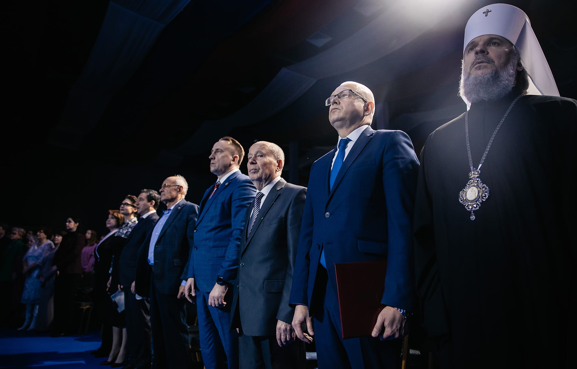 В Твери развернули самый большой государственный флаг Российской Федерации