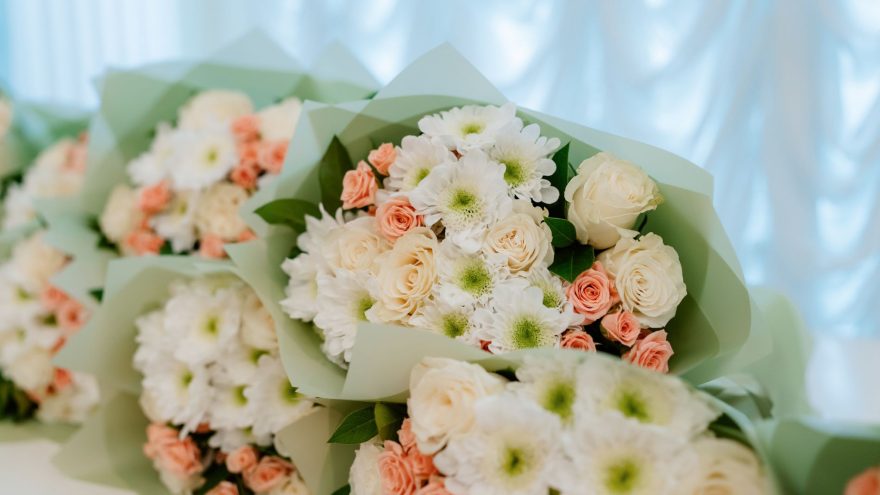 Виталий Королев поздравил с днем рождения ветерана Любовь Пискареву