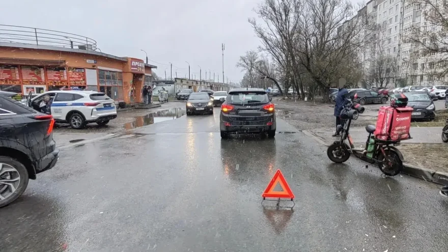 После ДТП в Твери водителя электровелосипеда доставили в больницу