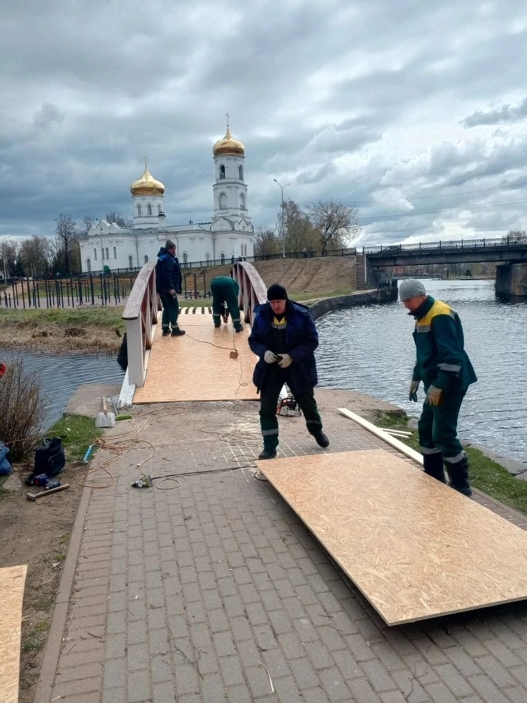 В Вышнем Волочке отремонтировали мост через Обводной канал