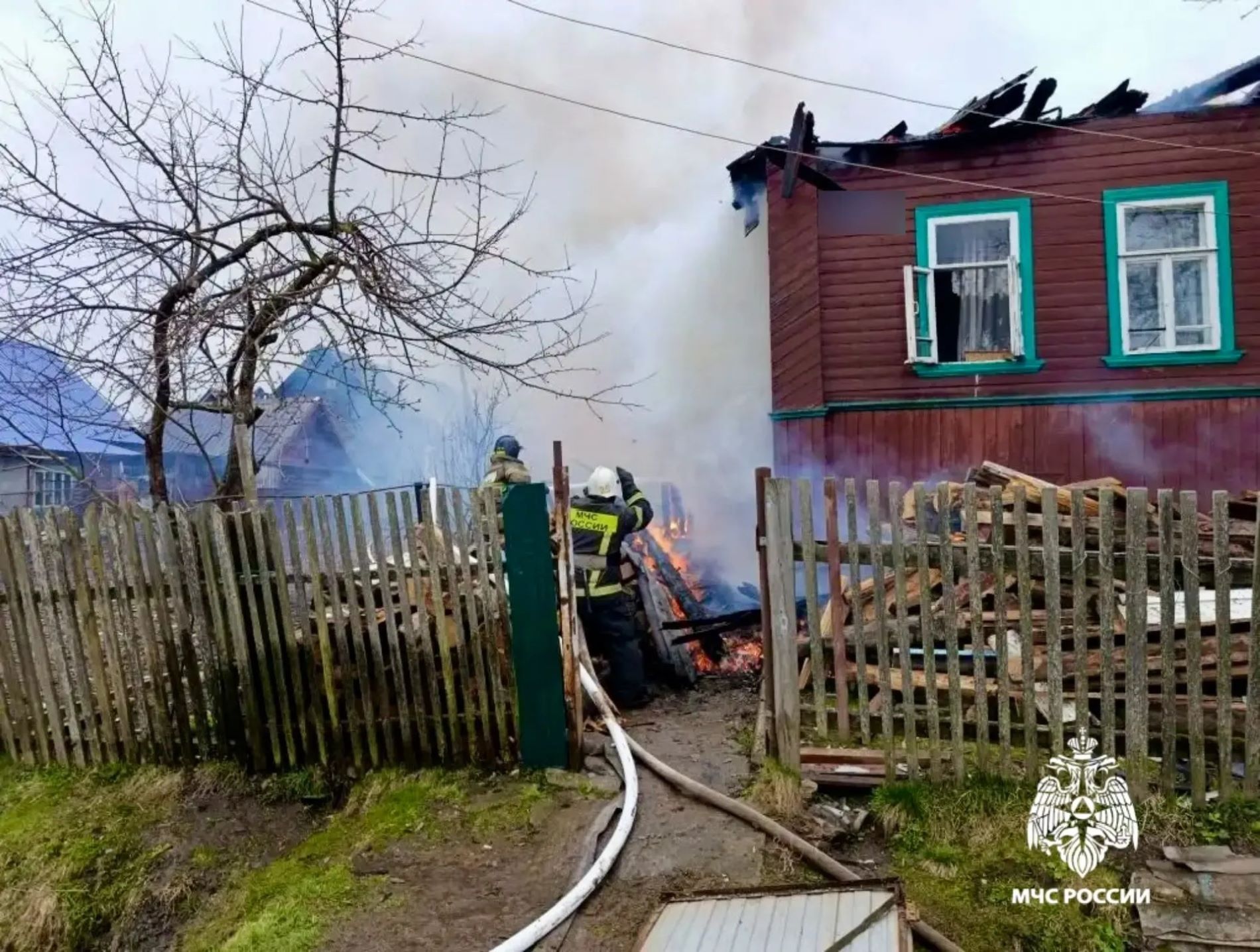 В Тверской области пожарные спасли от огня жилые дома