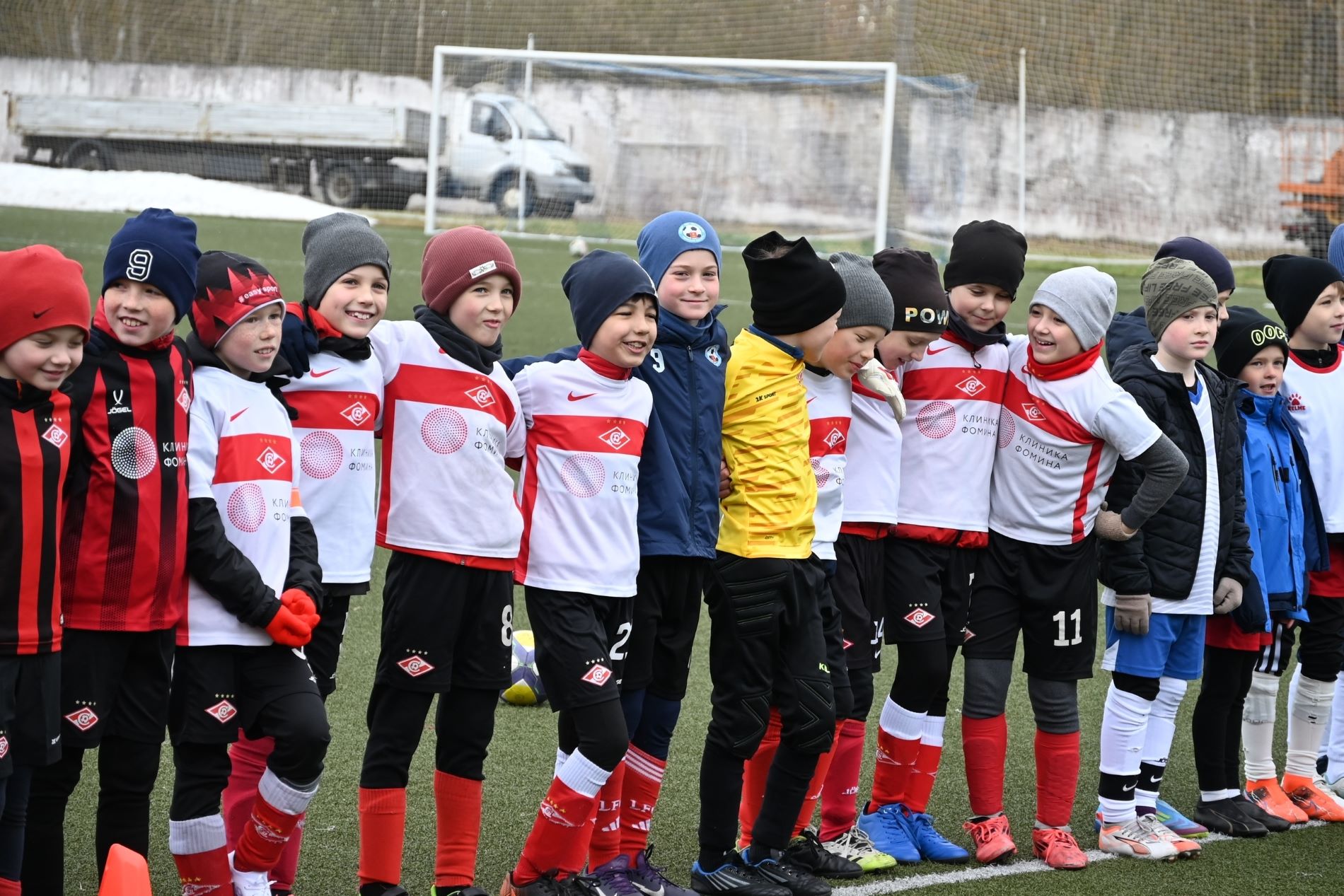 В Вышнем Волочке прошел футбольный турнир памяти тренера