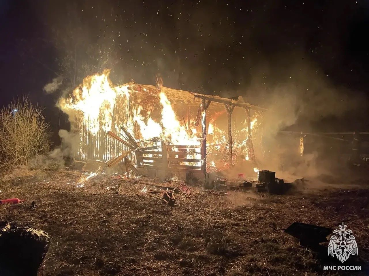  В СНТ Тверской области полностью сгорела хозпостройка