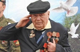 Фронтовику Александру Тупицыну из Калязина исполнилось 102 года фронтовику