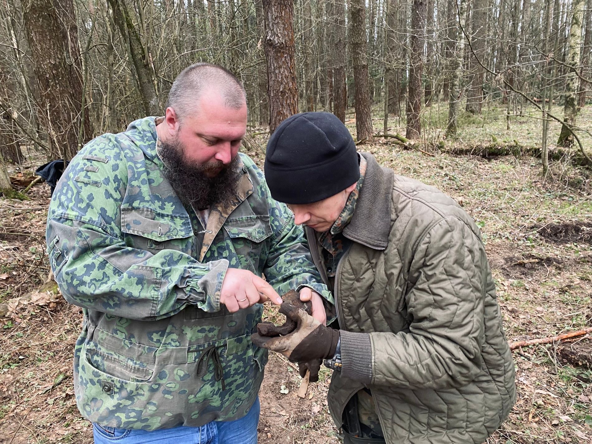 Поисковики нашли под Тверью детали двигателя бомбардировщика