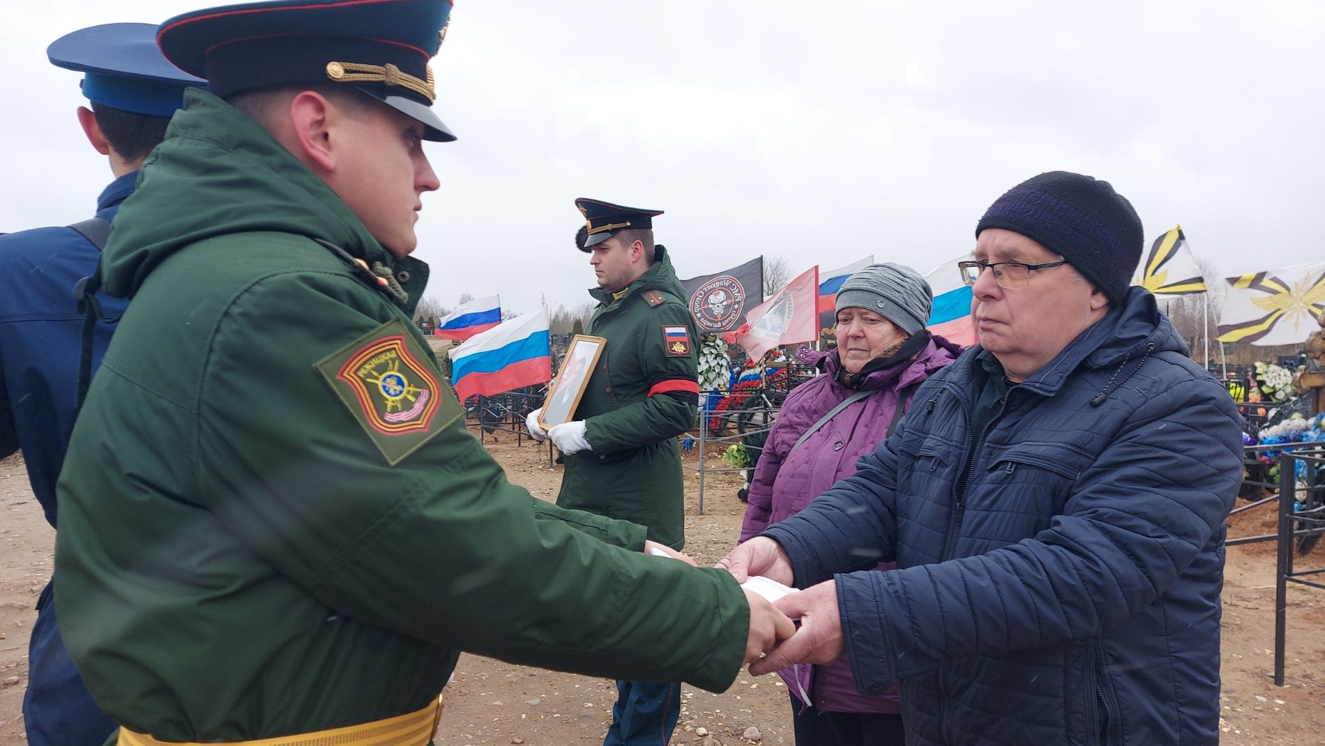 В Тверской области проводили в последний путь стрелка Павла Муратова
