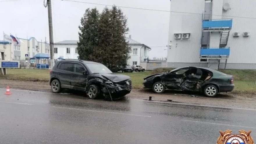 столкнулись