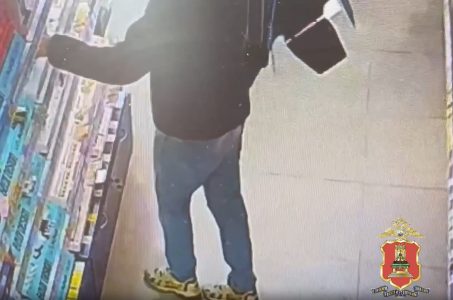 Ради избранниц двое мужчин решили «обнести» магазин в Тверской области магазин