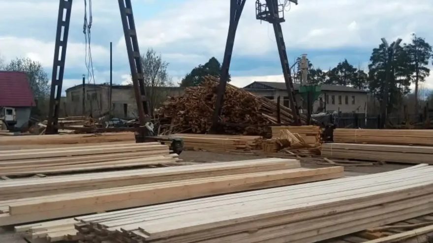 Подросток получил травмы на деревообрабатывающем предприятии в Тверской области