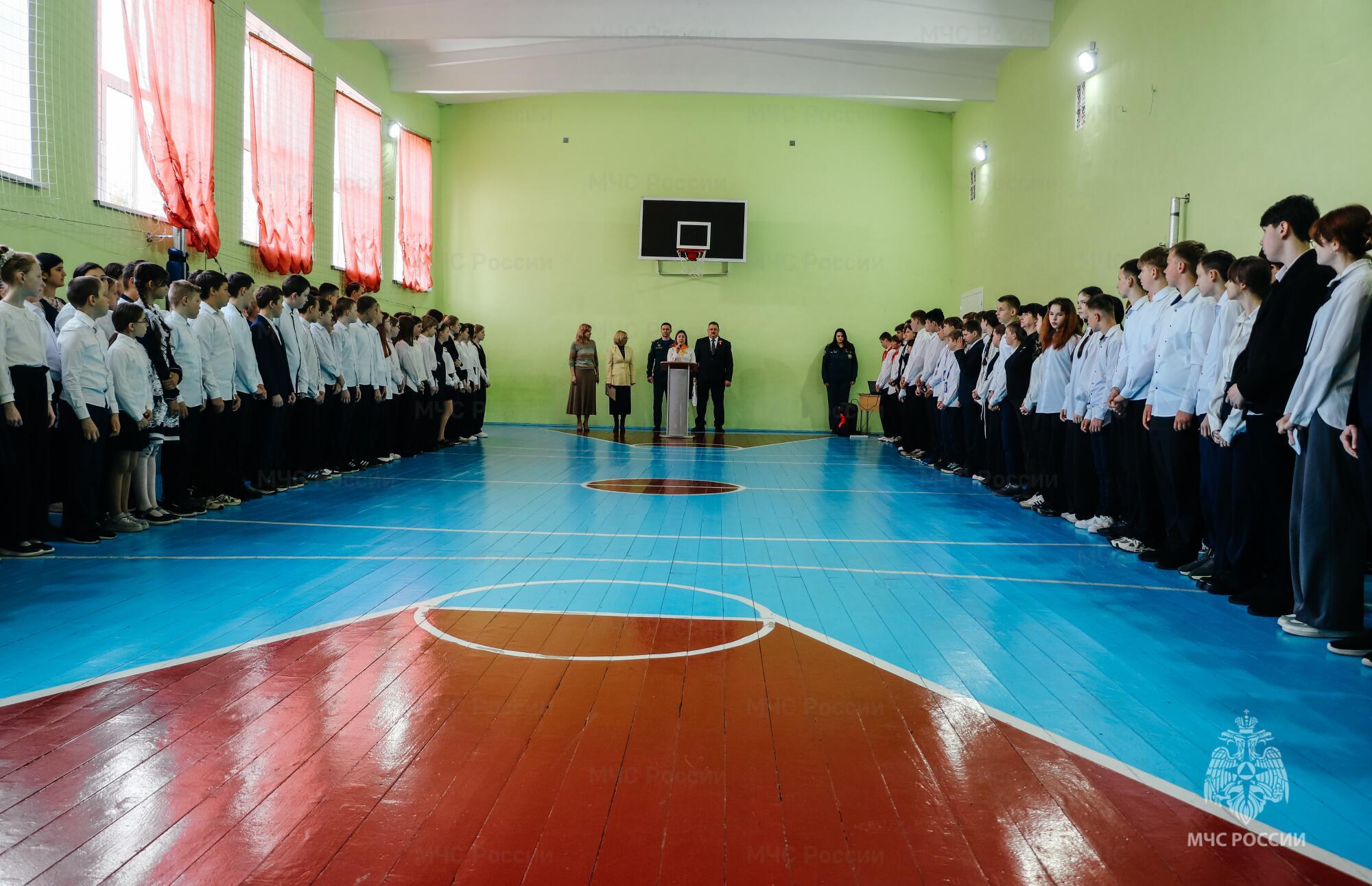 В Тверской области вручили медаль школьнику, который спас тонущего ребёнка