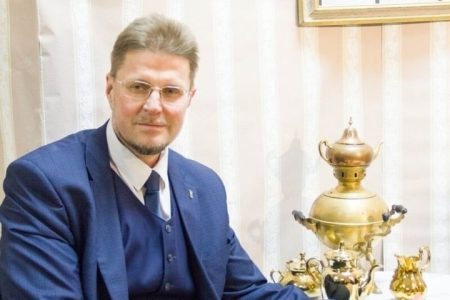 Зиновьев