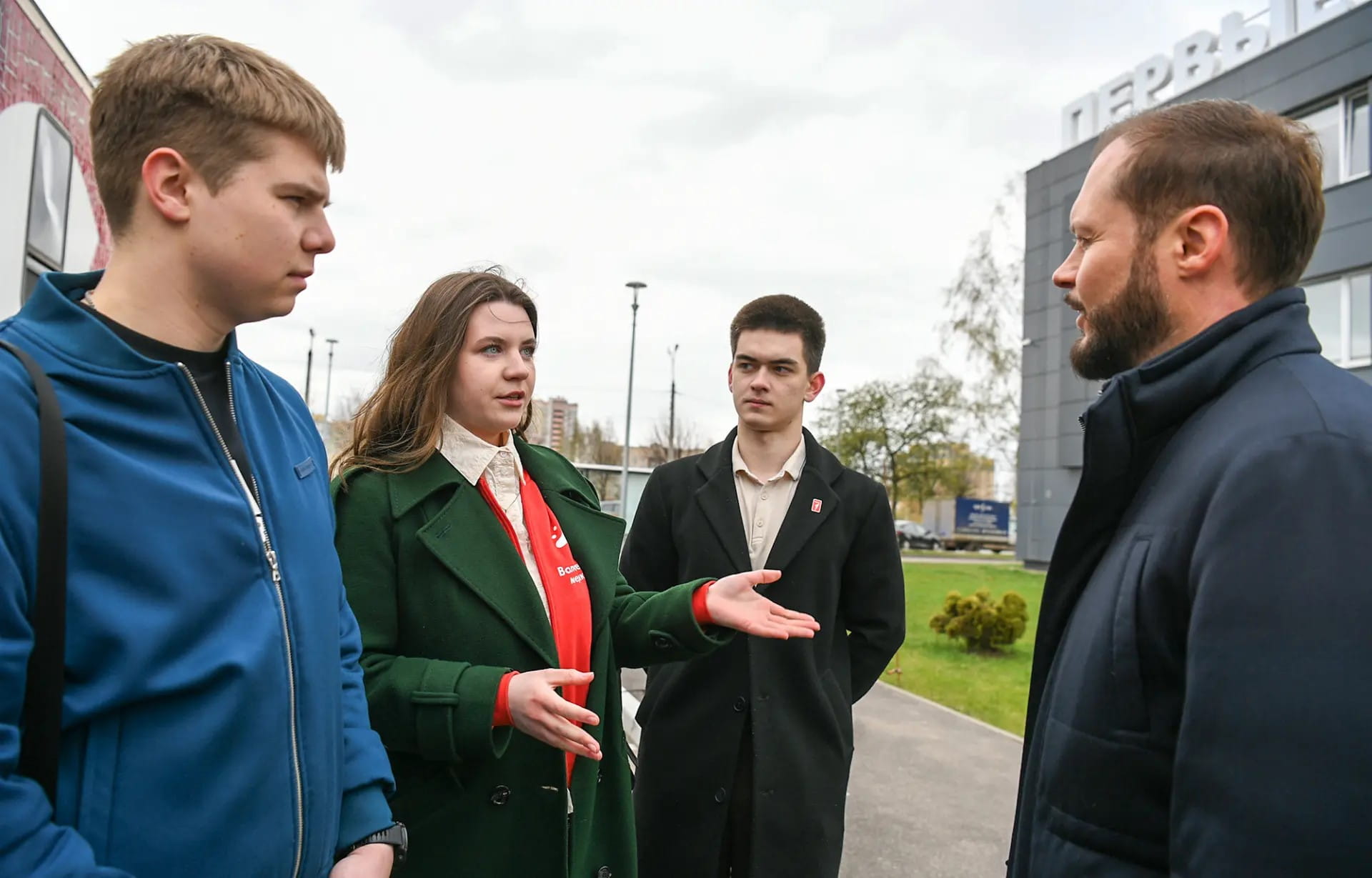 Виталий Королев сдал кровь вместе со студентами, волонтерами и сотрудниками предприятий