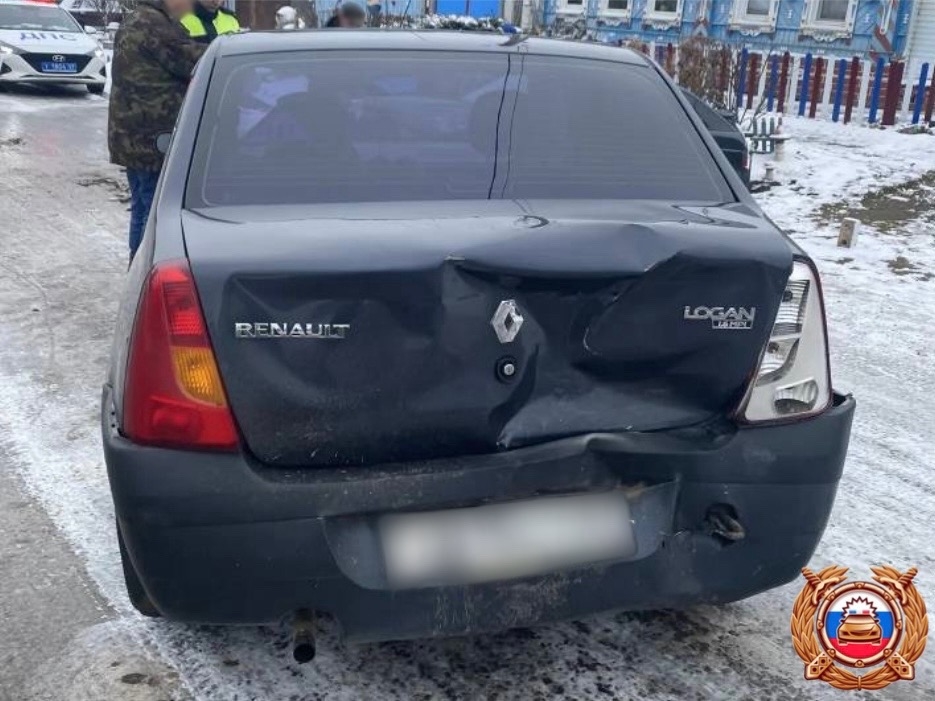 Два человека пострадали в тройном ДТП в Тверской области