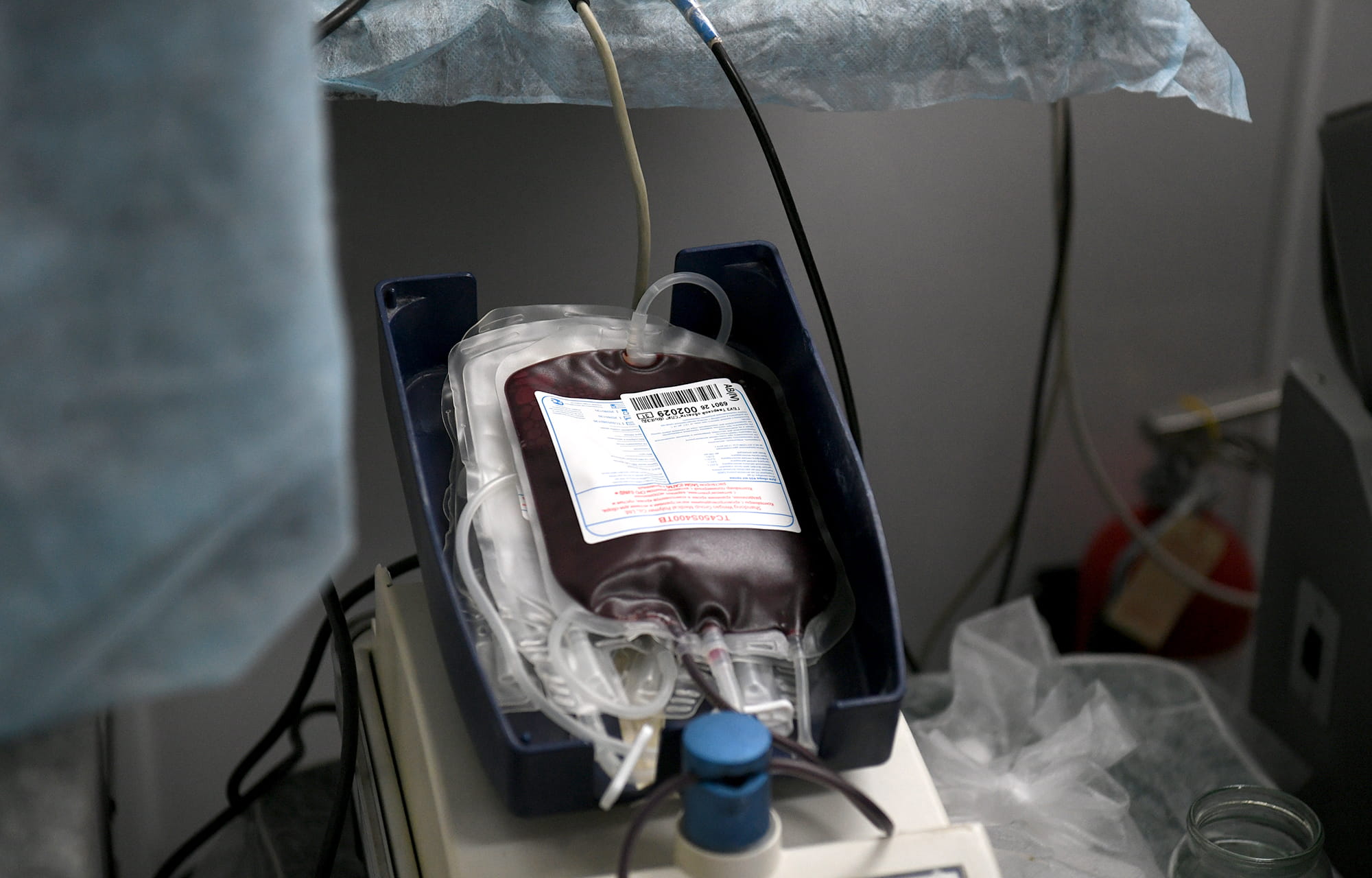 Виталий Королев сдал кровь вместе со студентами, волонтерами и сотрудниками предприятий