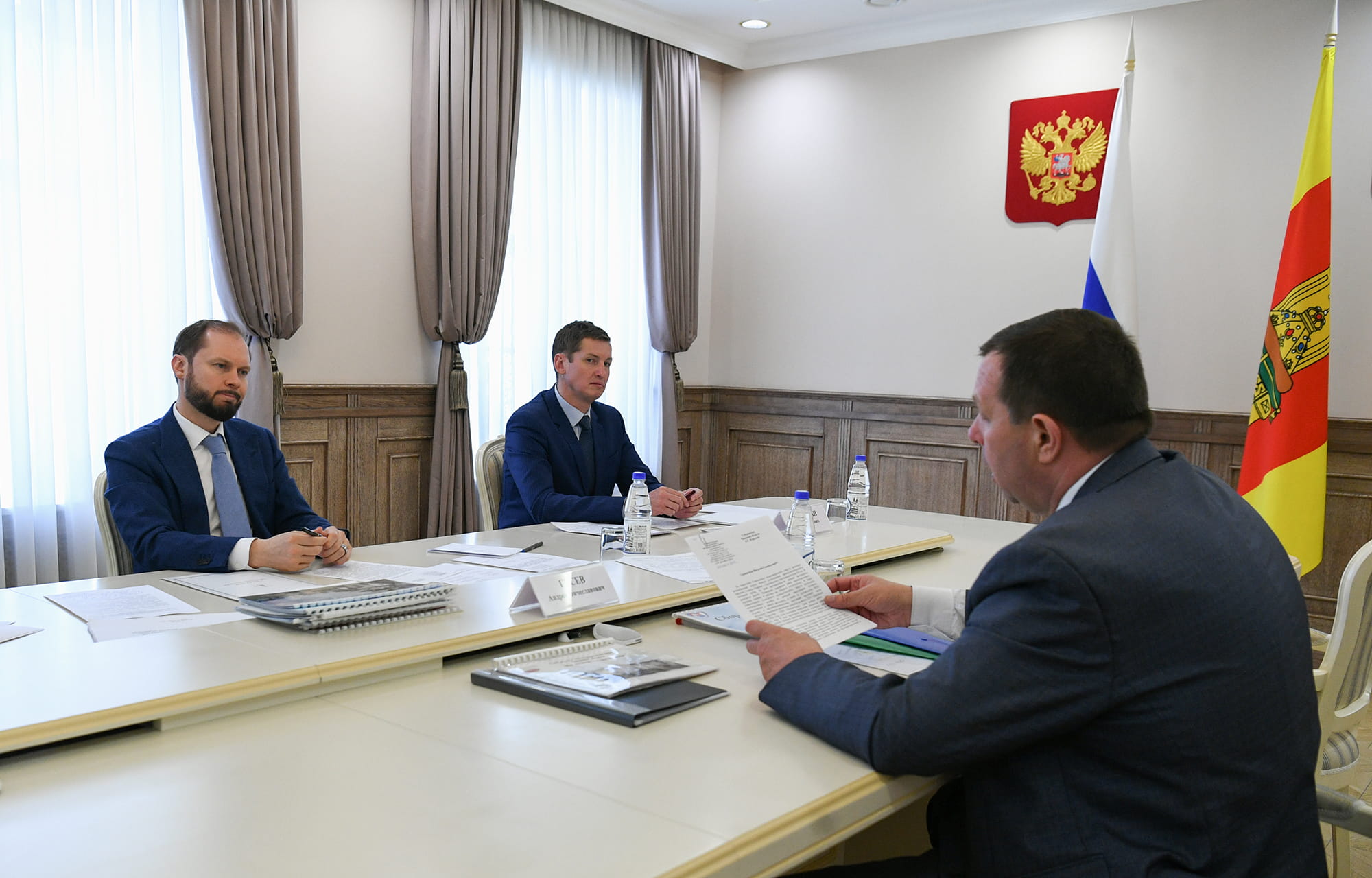 Виталий Королев поручил отремонтировать дорогу к школе в Тверской области