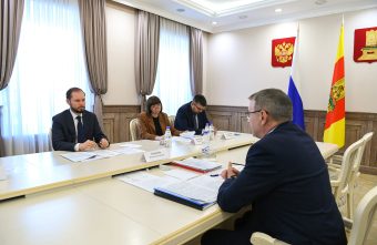 По решению Виталия Королева выделили дополнительные средства на завершение ремонта гимназии в Бежецке