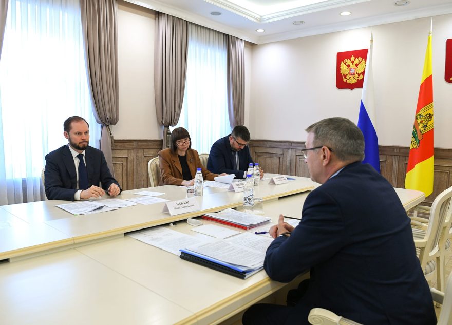 По решению Виталия Королева выделили дополнительные средства на завершение ремонта гимназии в Бежецке