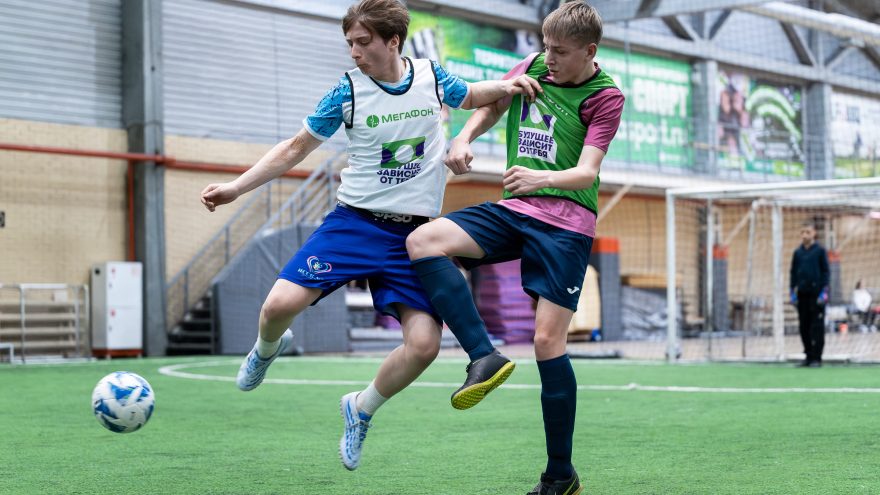 Футболисты