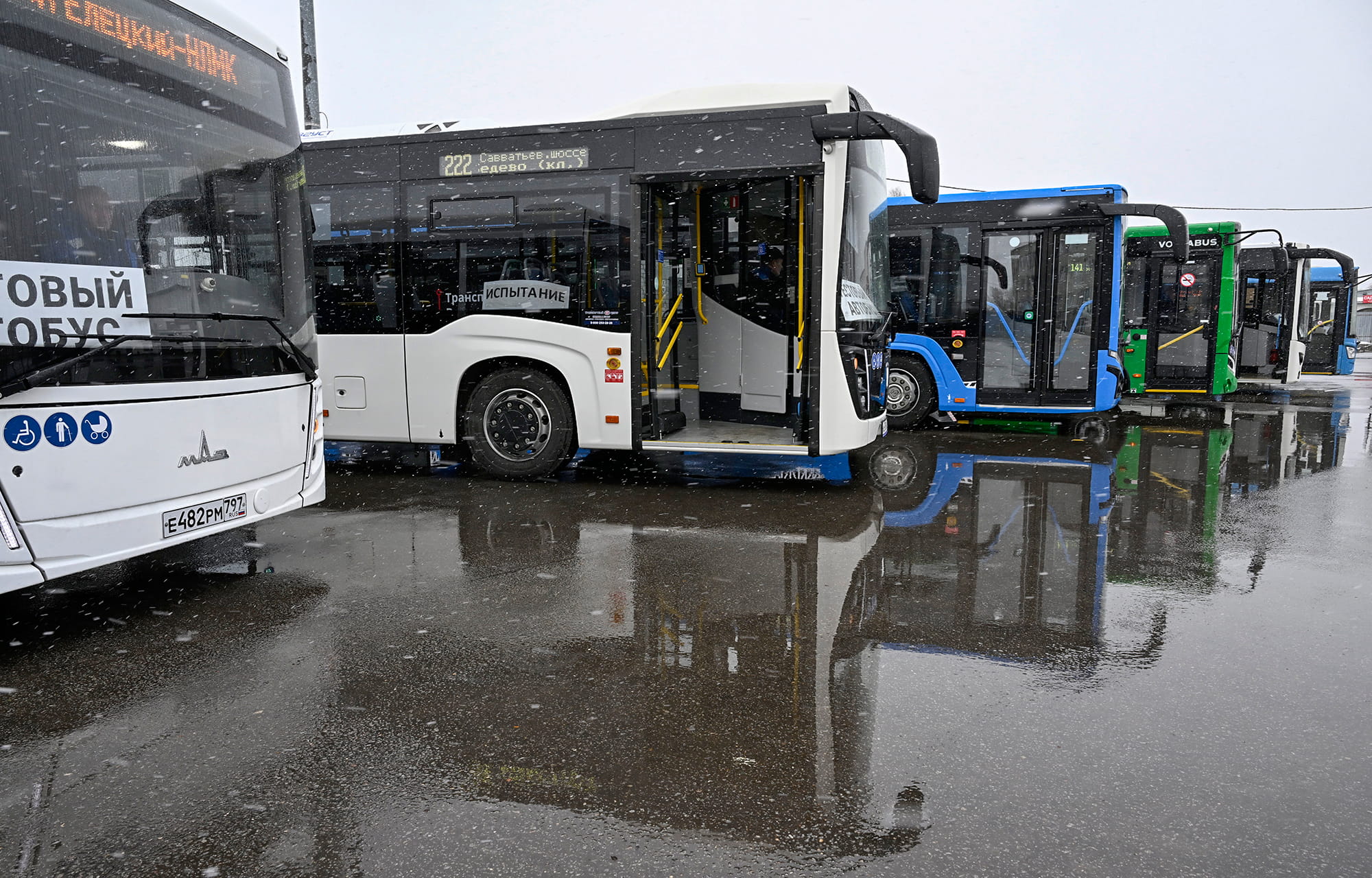 Мы должны улучшать качество перевозок: Виталий Королев поставил задачи по транспорту в Тверской области