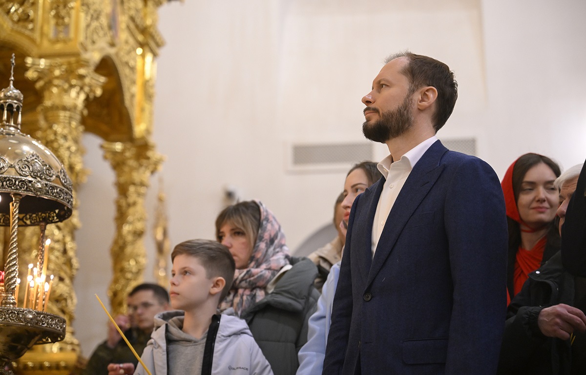 Глава Тверской области Виталий Королев встретил Светлую Пасху вместе с прихожанами Спасо-Преображенского собора