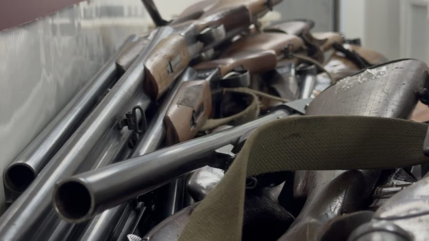 Более 70 единиц гражданского оружия из Твери передали росгвардейцы в зону СВО