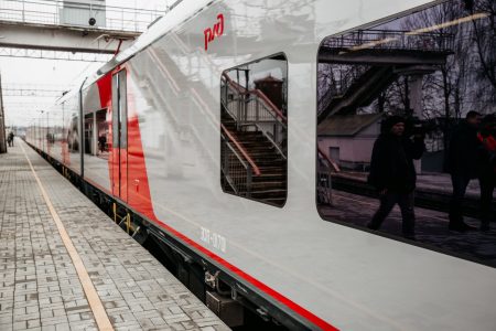Из-за непогоды в Тверской области опаздывают пассажирские поезда поезда