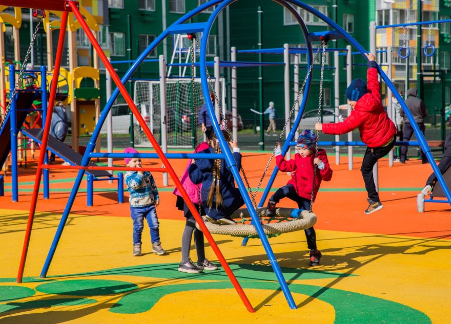 По решению Виталия Королева в Тверской области в 2026 году отремонтируют 136 дворов