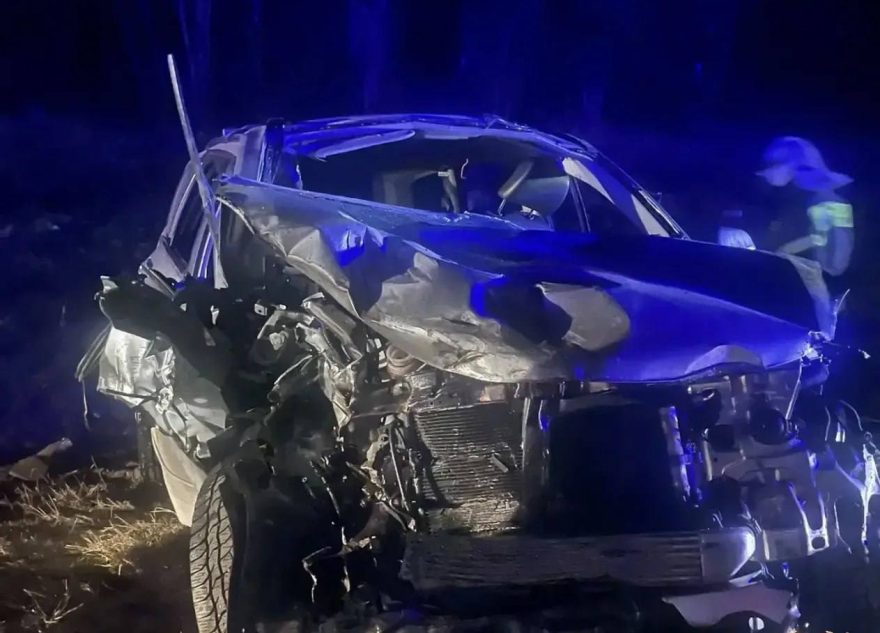 На трассе М-10 под Тверью легковушка вылетела на встречку и протаранила фуру