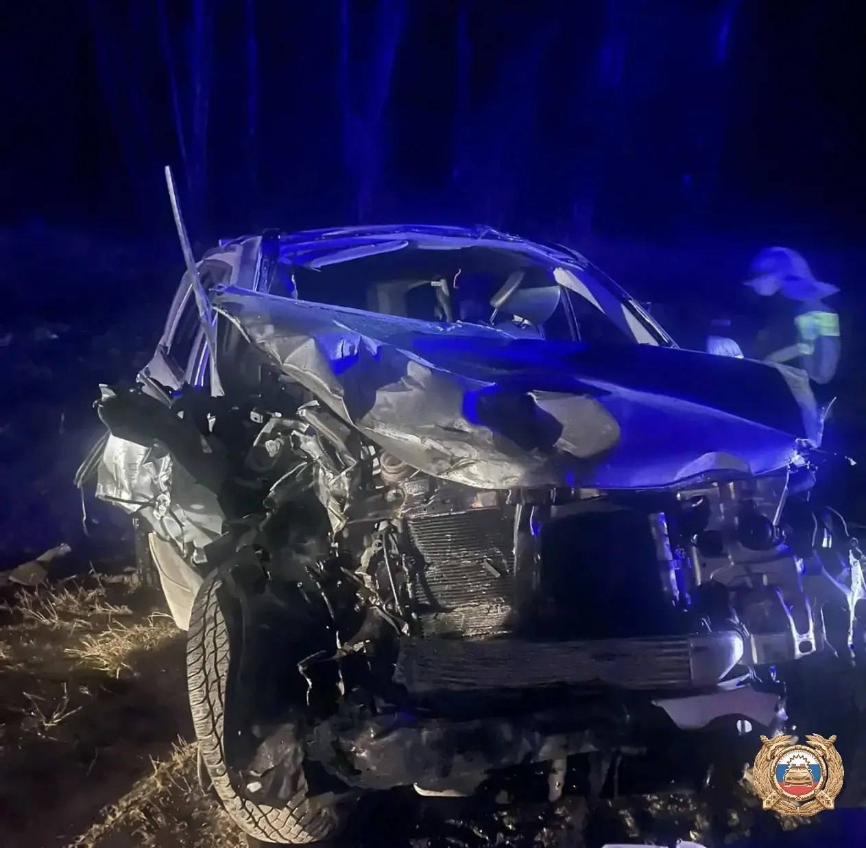 На трассе М-10 под Тверью легковушка вылетела на встречку и протаранила фуру