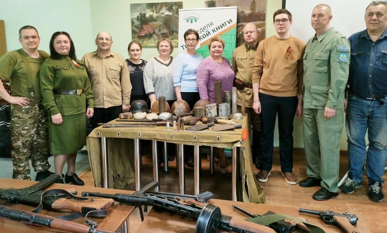 В Бологовской библиотеке состоялась встреча с членом Союза писателей России