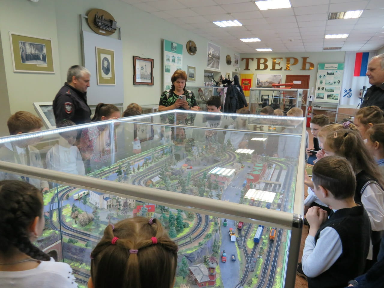 Тверским школьникам напомнили о безопасности на железной дороге