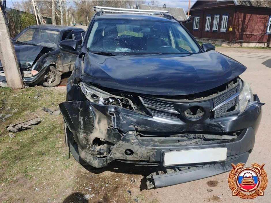 Daewoo и Toyota столкнулись на перекрёстке в Тверской области