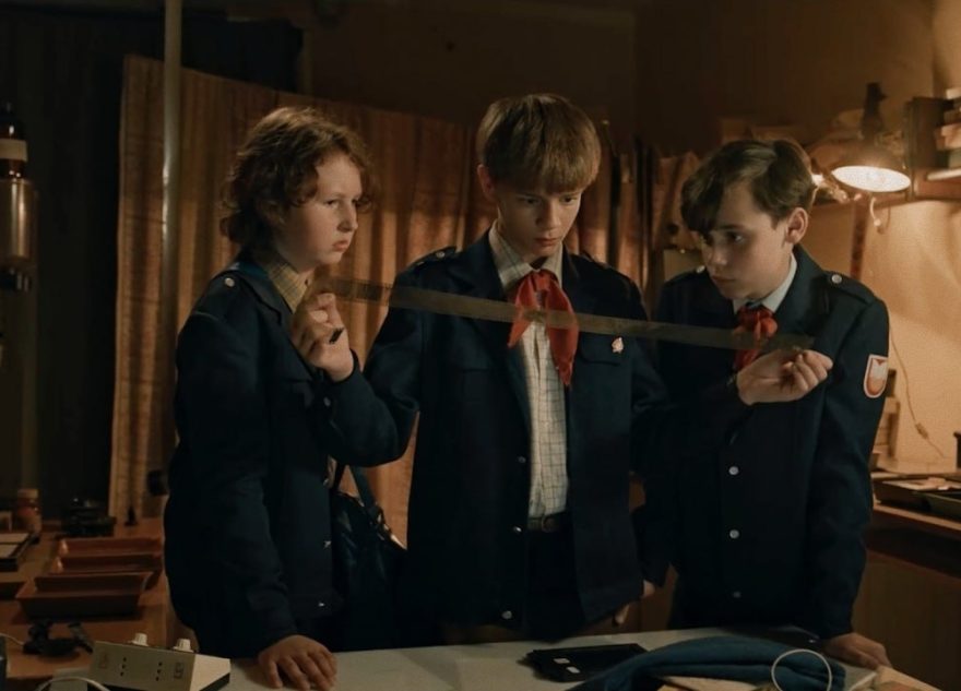 Урок по спасению ностальгии: стоит ли смотреть новый сериал «Радар»