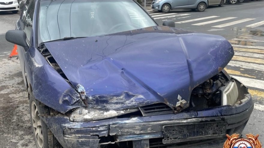 Два человека пострадали в столкновении Mitsubishi и FAW в Твери