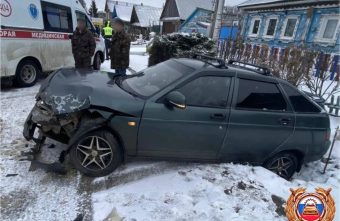 Два человека пострадали в тройном ДТП в Тверской области