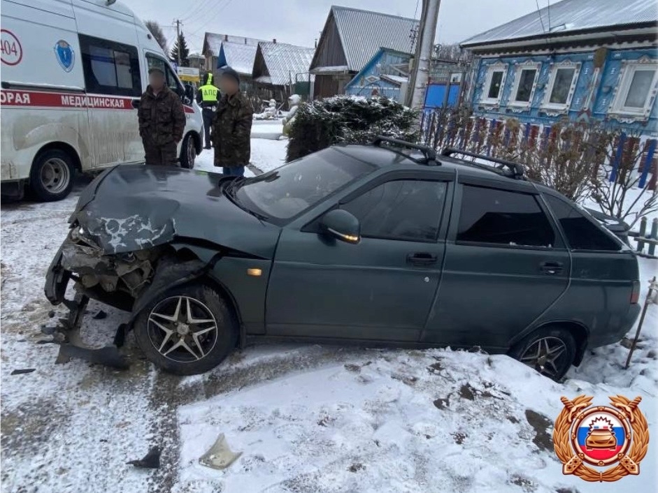Два человека пострадали в тройном ДТП в Тверской области