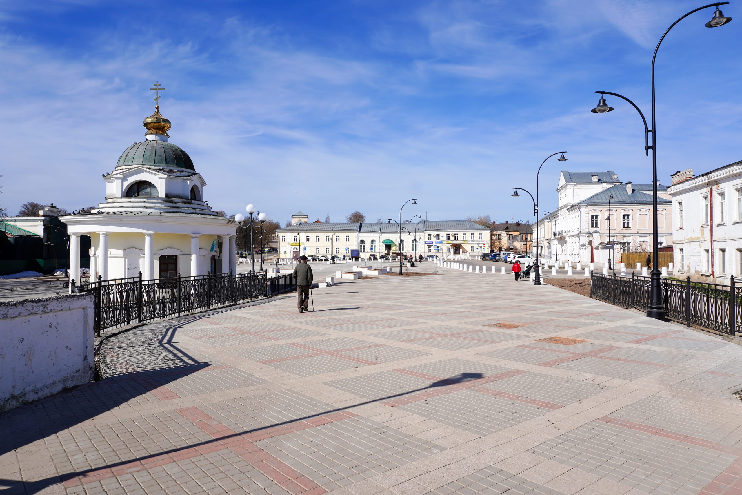 В Торжке по народной программе «Единой России» преобразилась площадь