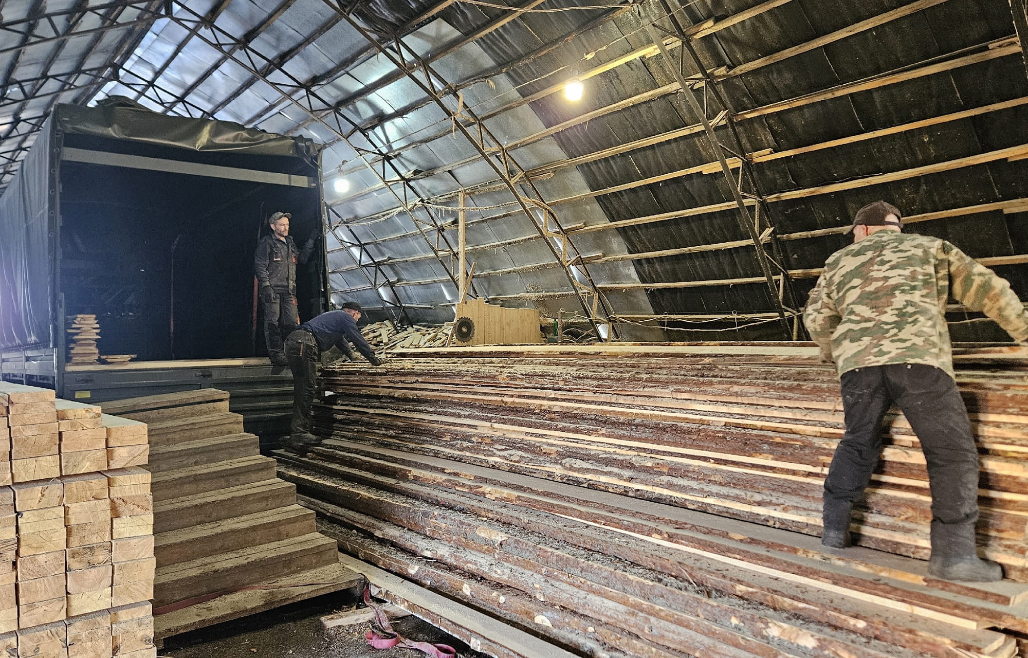 Автомобиль, квадроцикл, генераторы: из Тверской области отправили гумгрузы в зону проведения СВО