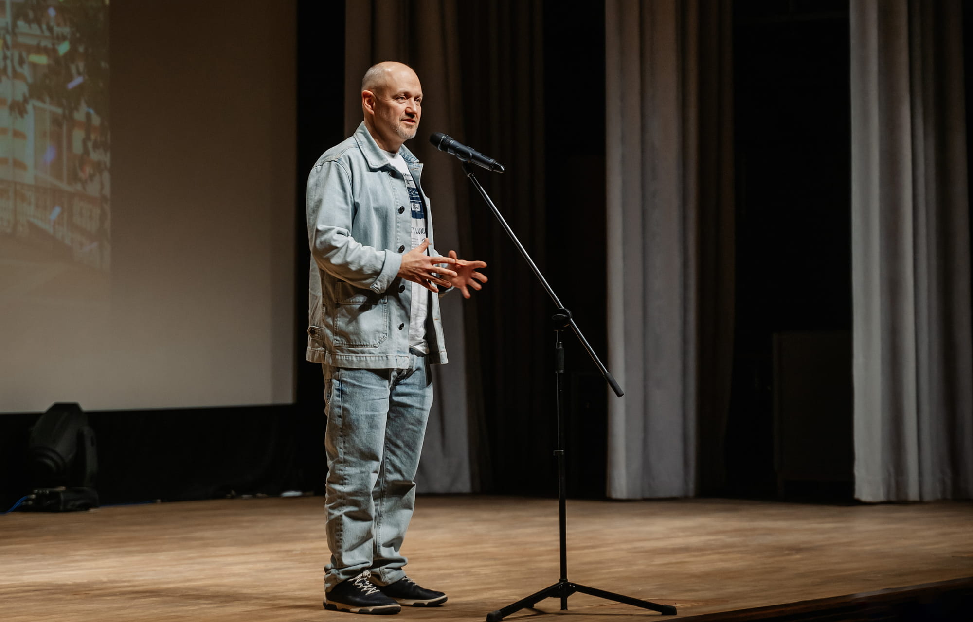 Молодежь и семьи Тверской области пригласили на показ фильма «Улица Ангела»