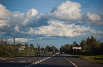 На опасных участках дорог в Тверской области нанесут шумовую разметку разметку