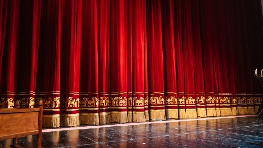 театральное