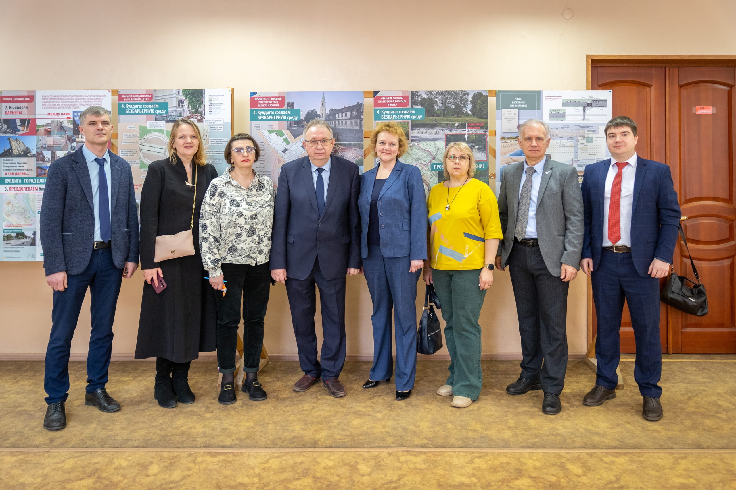В Тверском Политехе открылась выставка примеров проектирования доступной среды «Город в деталях»