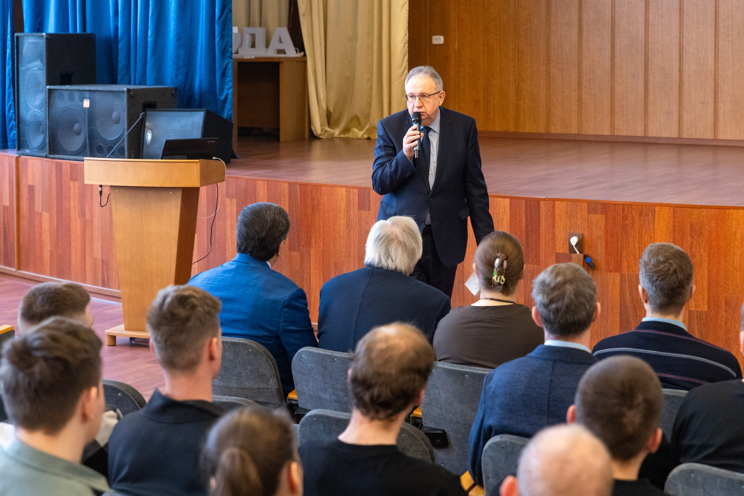 В Тверском Политехе открылась выставка примеров проектирования доступной среды «Город в деталях»